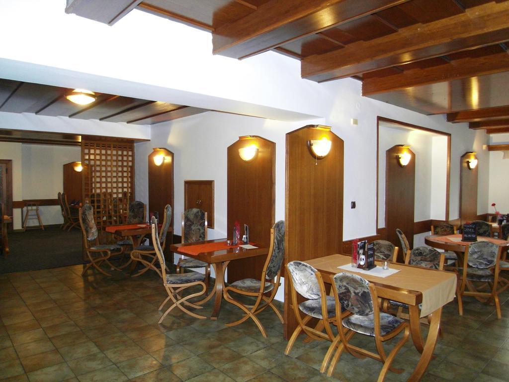 Penzion A Restaurace U Veterana Frenštát pod Radhoštěm 外观 照片